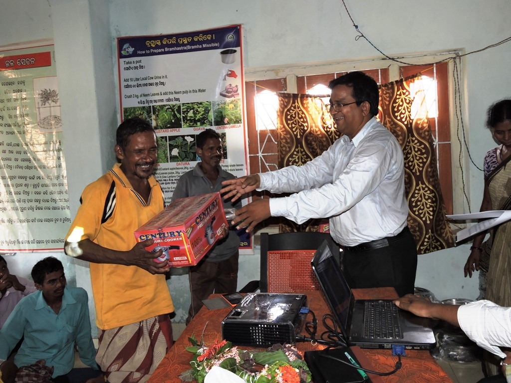 Two DDMs visit and pressure cooker distribution Sgup Odisha